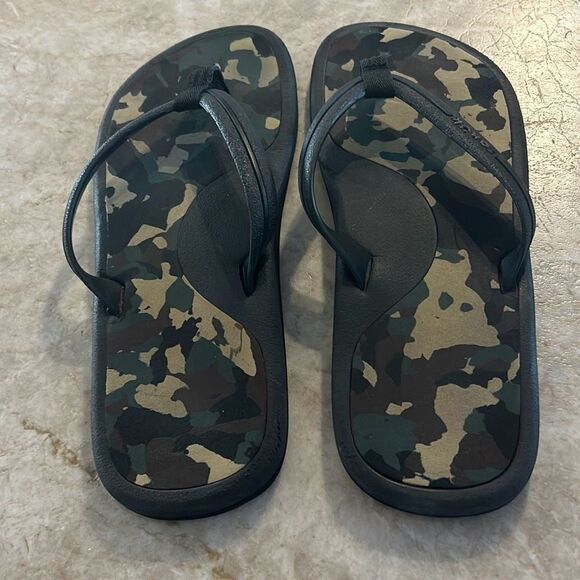 SANUK  Camouflage Flip Flops 10.5 - Picture 3 of 5